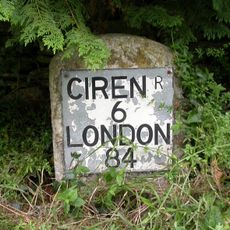 Milestone, Sunhill; W of crossroads by Sunhill Bungalow