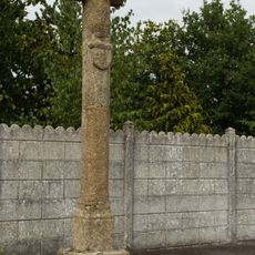 Croix du cimetière de Bourgbarré