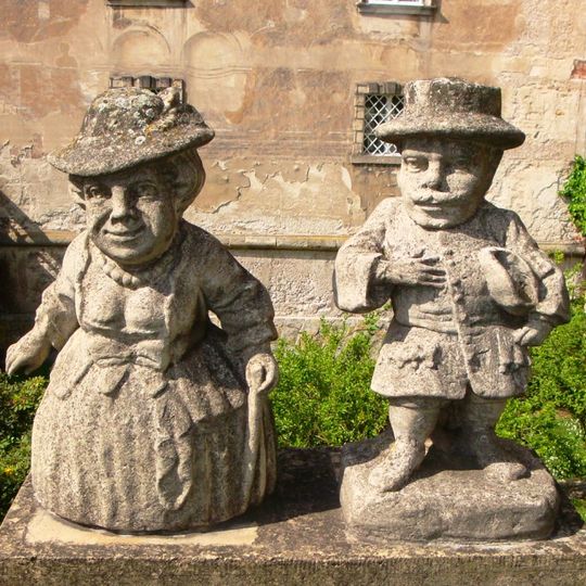 Dwarfs at the entrance of the Castle Nové Město nad Metují