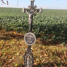 Kříž u silnice západně od Přešovic