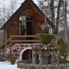 Kaplica, tzw. „Grota Zniewolenia” i „Grota Wyzwolenia”