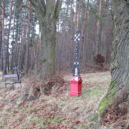 Kříž západně od Býšova