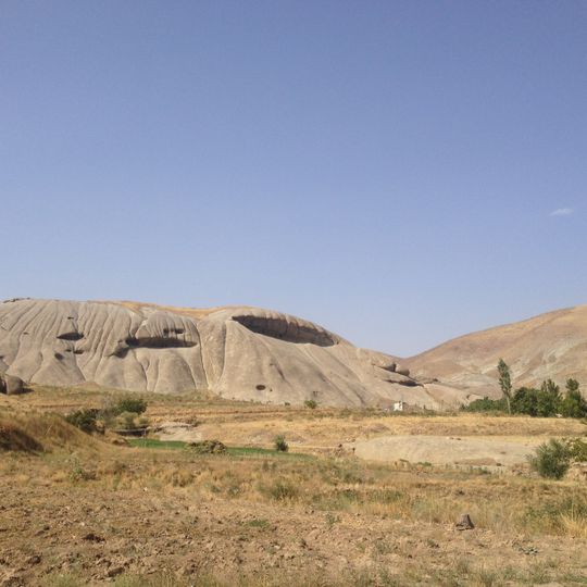 تپه ایوان نیاق