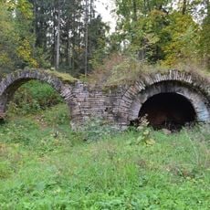 Ruin near Elisabeth Pavilion, Pavlovsk