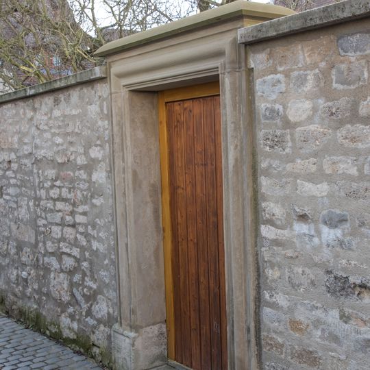 Rahmengäßchen 5, Einfriedung