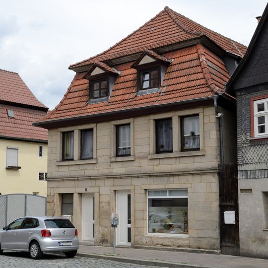 Wohn- und Geschäftshaus