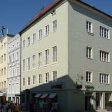 Wohn- und Geschäftshaus, Apotheke