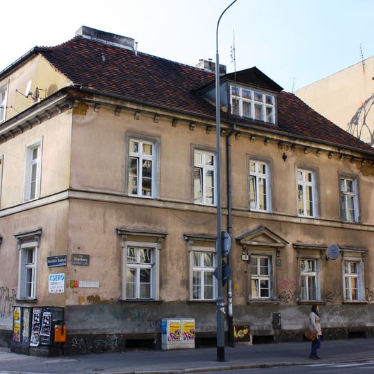 Kamienica Siedmiu Wdów, Pięciu Panien