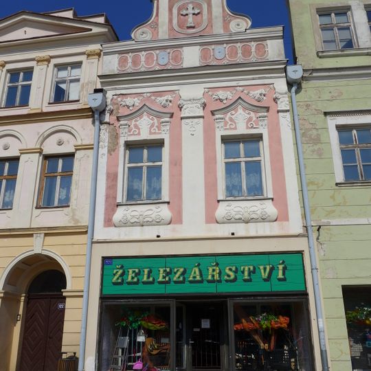 Mírové náměstí 121