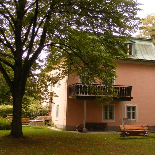 Christian-Doppler-Klinik, Objekt 24, Villa-Fäustle