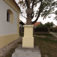 Wayside cross at the chapel in Vitín
