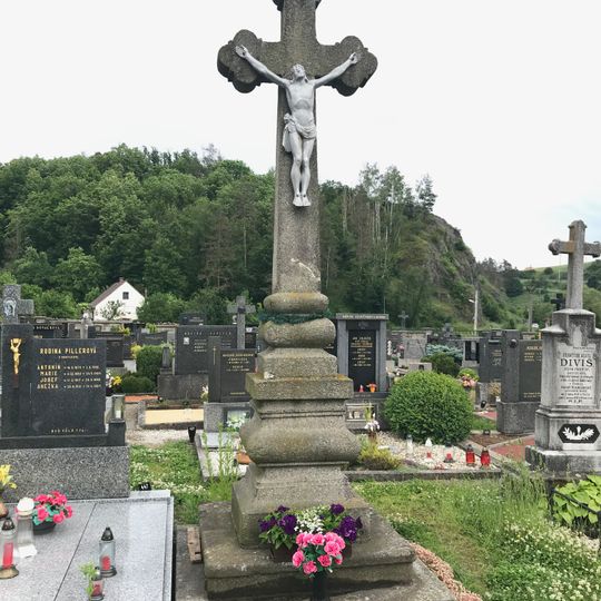 Hřbitovní kříž na hřbitově ve Vladislavi