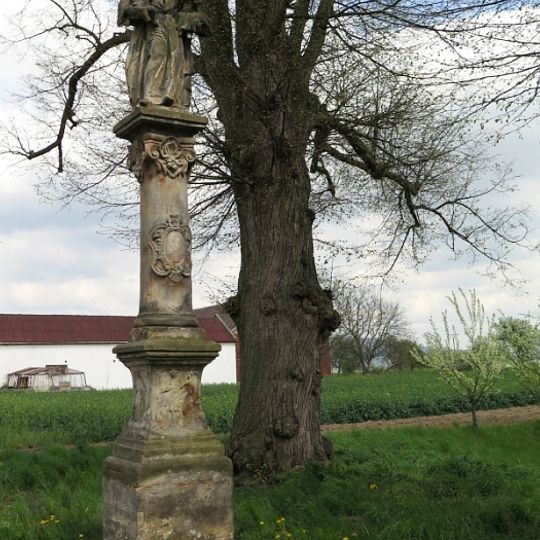 Sloup se sochou svaté Anny Samétřetí