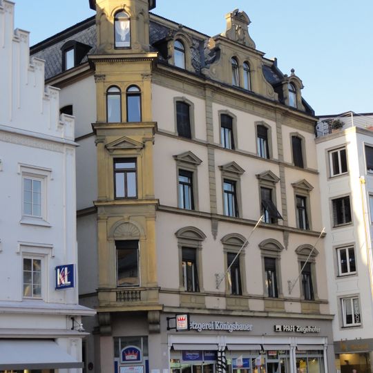 Wohn- und Geschäftshaus