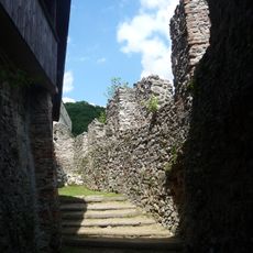 Benediktínsky, jezuitský klášt. , múr hradbový