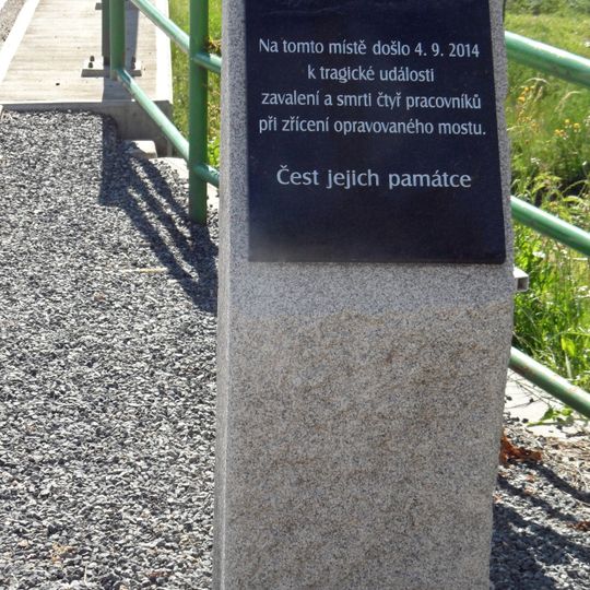 Pomník obětem zříceného mostu
