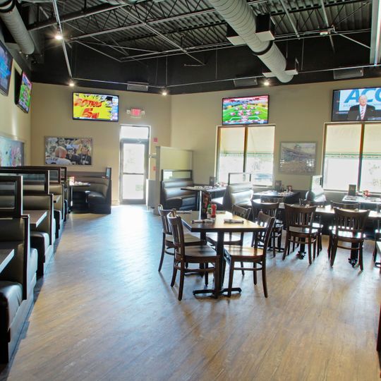 Bokamper's Sports Bar & Grill
