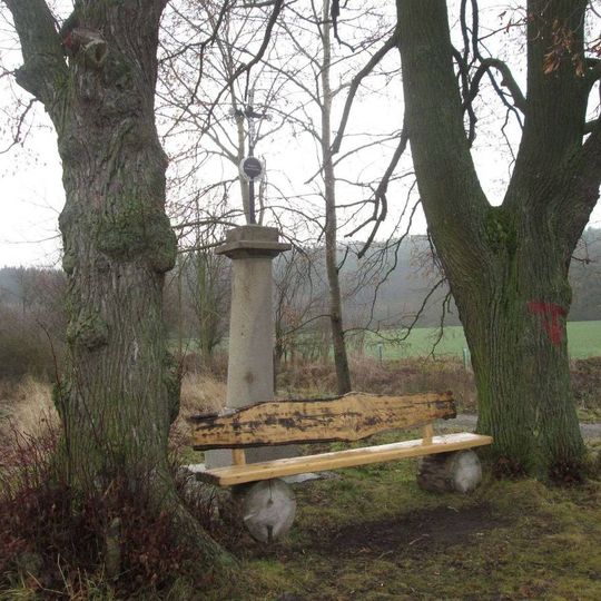 Kříž východně od Staňkova na rozcestí