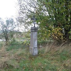 Kříž východně od Hlohové u křižovatky