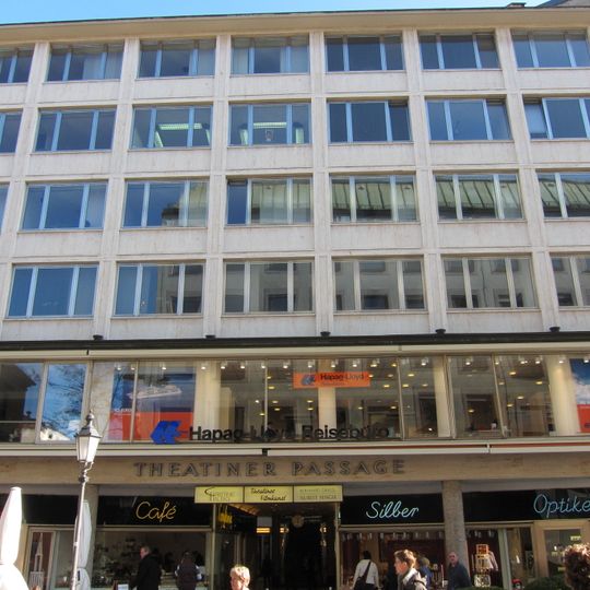 Wohn- und Geschäftshaus