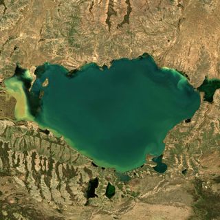 Gyaring Lake