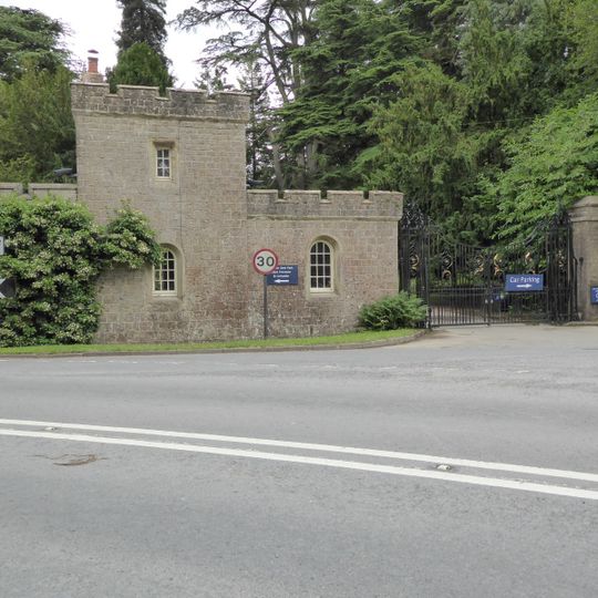 Castle Lodge And Gates