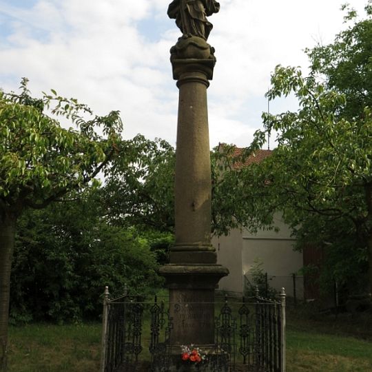 Sloup se sochou Panny Marie Immaculaty