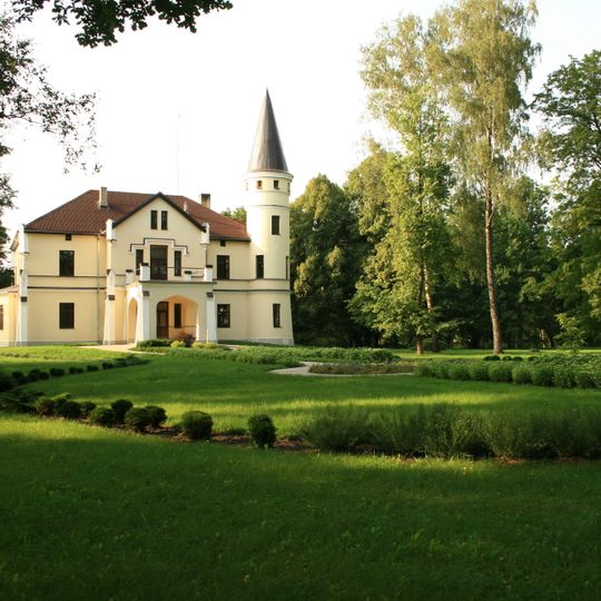 Bēne Manor house