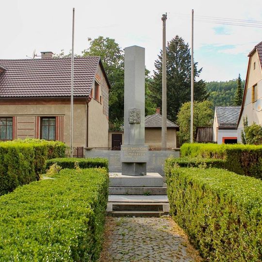 Pomník padlým v Rudě nad Moravou na ulici 9. května