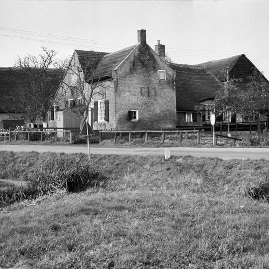 Oosteinde 18, Oud-Alblas