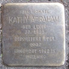 Stolperstein en memoria de Kathy Abraham
