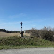 Kříž jižně od Hluboké