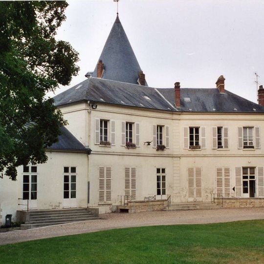 Trie-Château