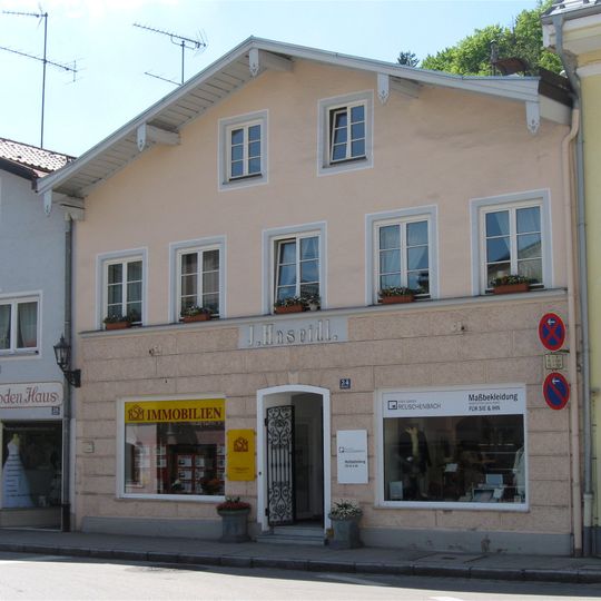 Wohn- und Geschäftshaus