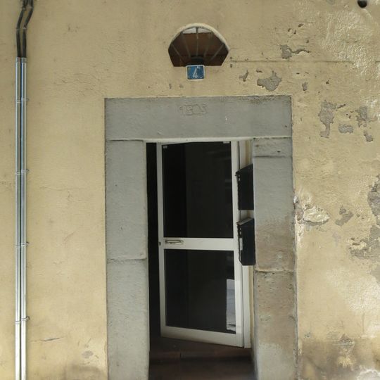 Porta al carrer de la Font, 4