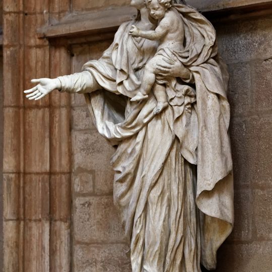 Dijon St Benigne cathedral, Madonna and Child statue