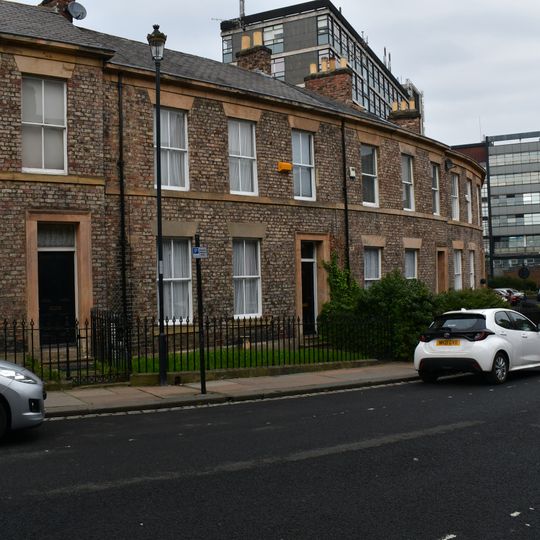 20-27, St Thomas' Crescent