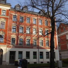 Mietshaus in halboffener Bebauung Walter-Oertel-Straße 2