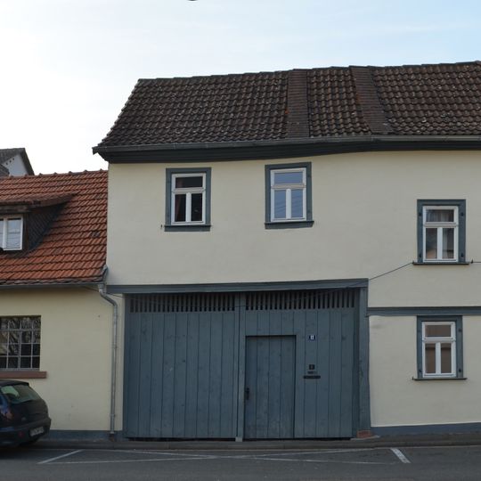 Pfarrgartenstraße 11