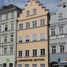 Wohn- und Geschäftshaus