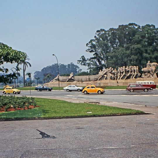 Monumento a las Bandeiras