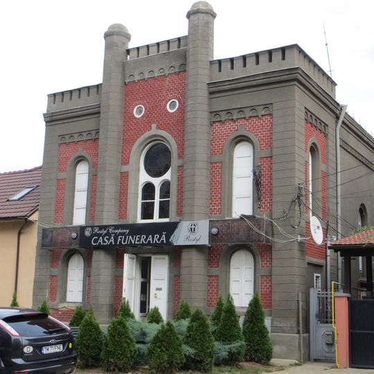 Fabric orthodox synagogue