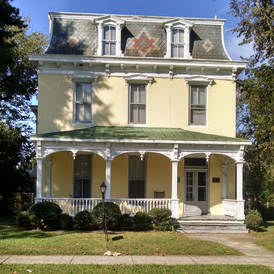 Building at 216 Bank Street