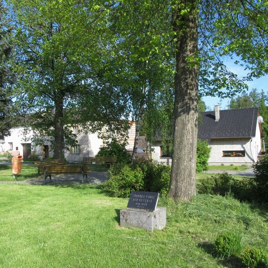 Pomník federalizace v Luké na návsi