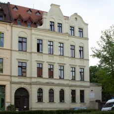 Mietshaus in geschlossener Bebauung Konsulplatz 8