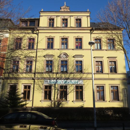 Mietshaus in halboffener Bebauung, mit Vorgarten Florastraße 14