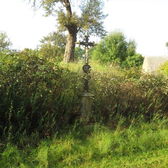 Kříž západně od Drahoňova Újezdu