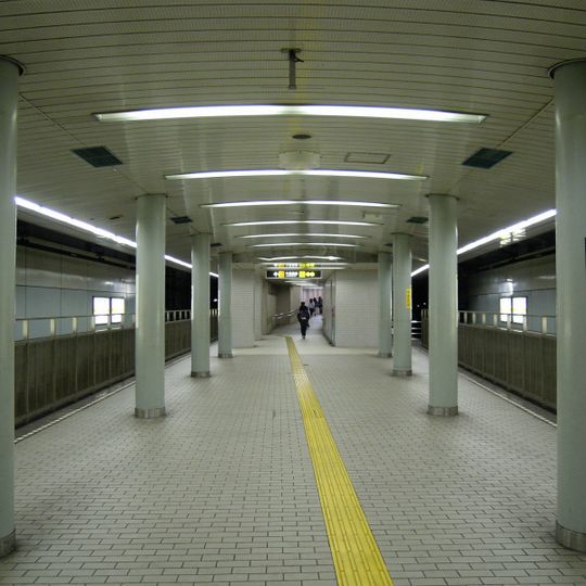 Gamō-yonchōme Station