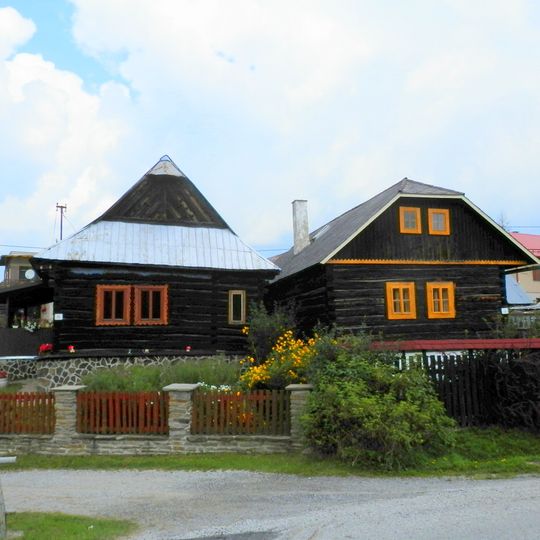 Ľudový dom s hospodár. časťou