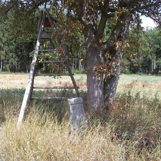 Kříž nad Poběžovicemi v polích